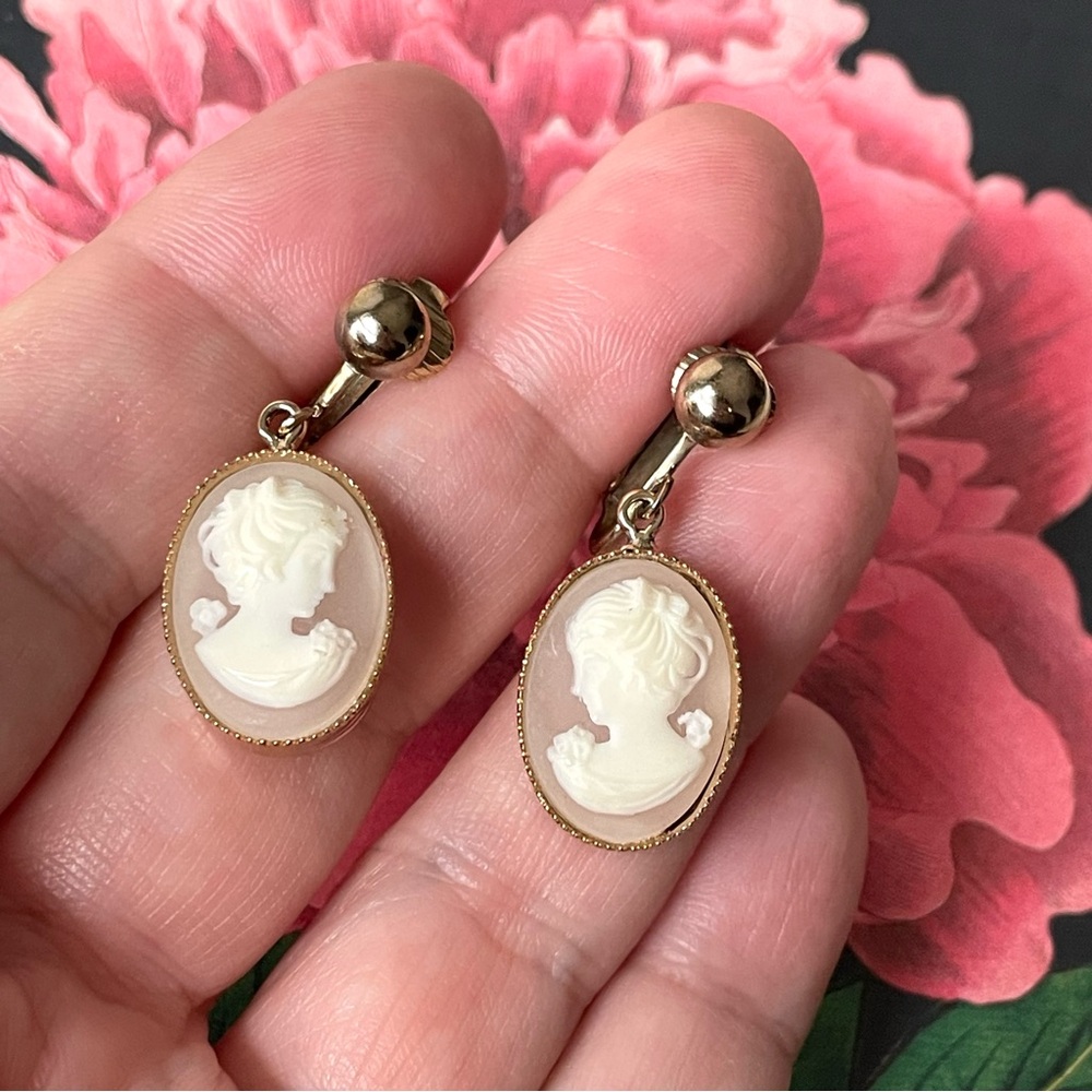 Vintage goldtone cameo clip-on earrings romantic cottagecore